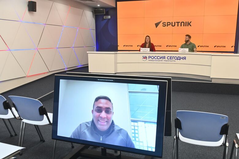 Журналисты из ЮАР изучили инструменты ИИ для видео на SputnikPro Журналисты из ЮАР изучили инструменты ИИ для видео на SputnikPro - «Россия сегодня», 780, 23.07.2025
