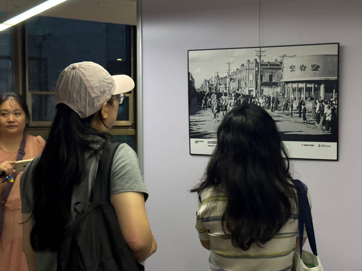 Фотовыставка проекта "Освобождение. Мир народам" в Пекине
Фотовыставка проекта "Освобождение. Мир народам" в Пекине
- «Россия сегодня», 1180, 10.09.2025