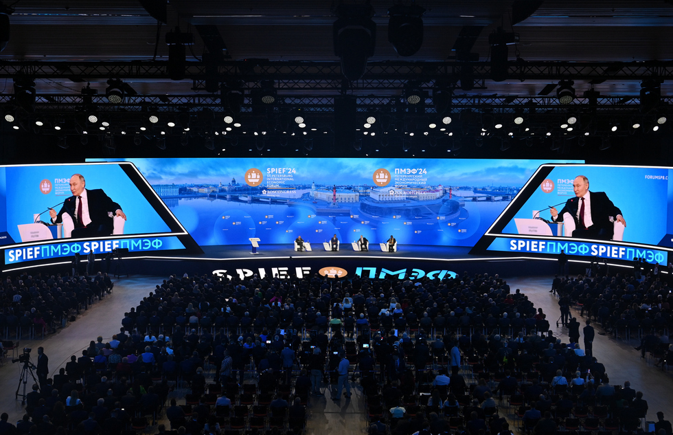 Продукты и сервисы 8 Продукты и сервисы 8 - «Россия сегодня», 980