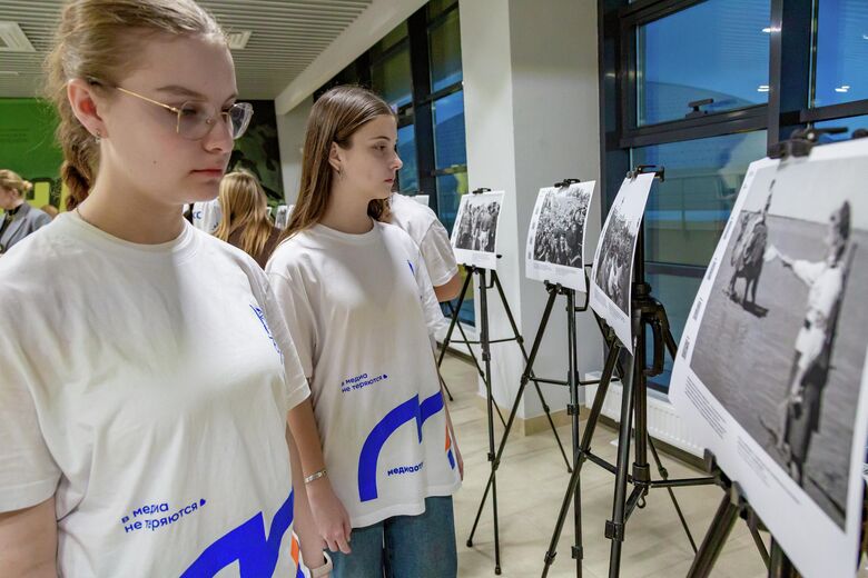 Во Всероссийском детском центре "Орленок" представили модуль мобильной экспозиции "Освобождение. Советско-японская война 1945 года" - «Россия сегодня», 780, 13.11.2025