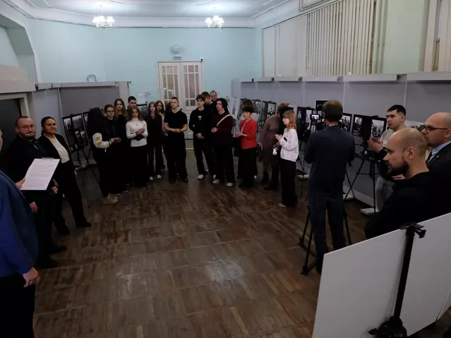 В Мелитополе открылась выставка о работе фронтовых корреспондентов - «Россия сегодня», 640, 18.11.2025