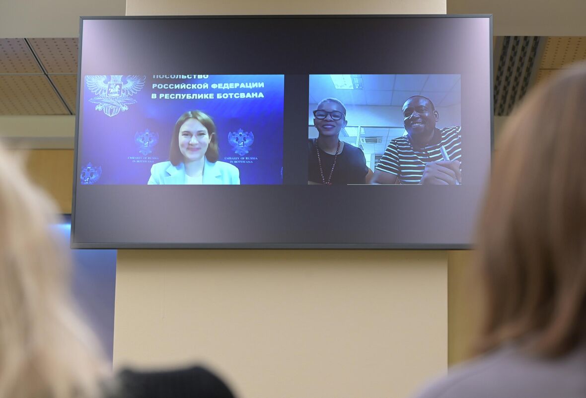Церемония подписания соглашения с ботсванской газетой The Midweek Sun - «Россия сегодня», 1180, 20.11.2025