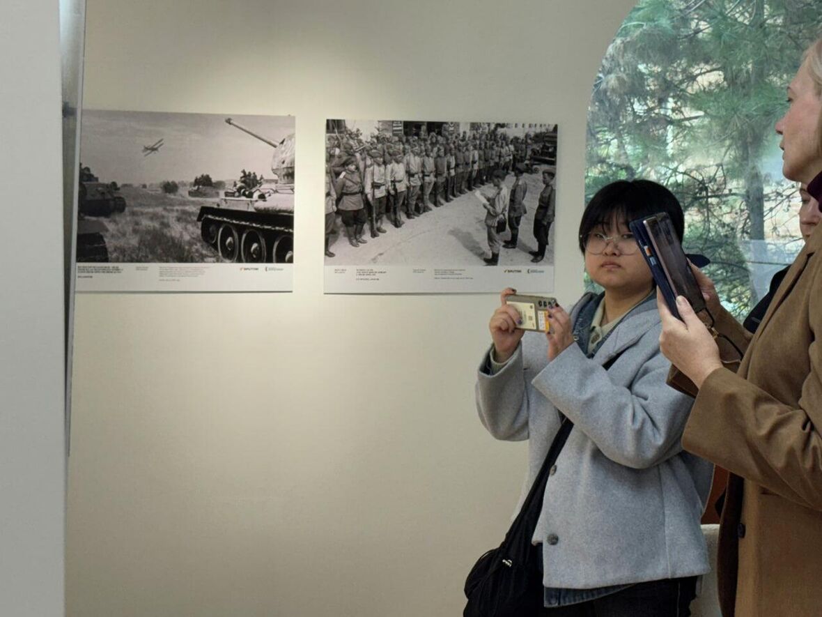 Фотовыставка "Освобождение. Мир народам" в Сеуле Фотовыставка "Освобождение. Мир народам" в Сеуле - «Россия сегодня», 1180, 26.11.2025